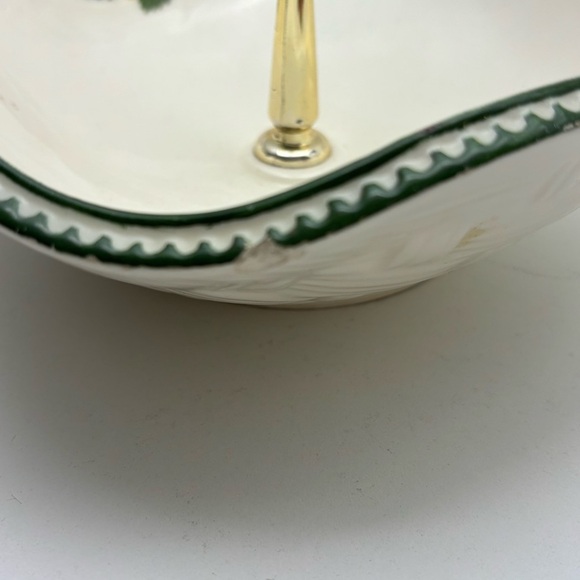 Vintage McCoy Strawberries ceramic hors d'oeuvres serving bowl, gold tone handle - Picture 6 of 9